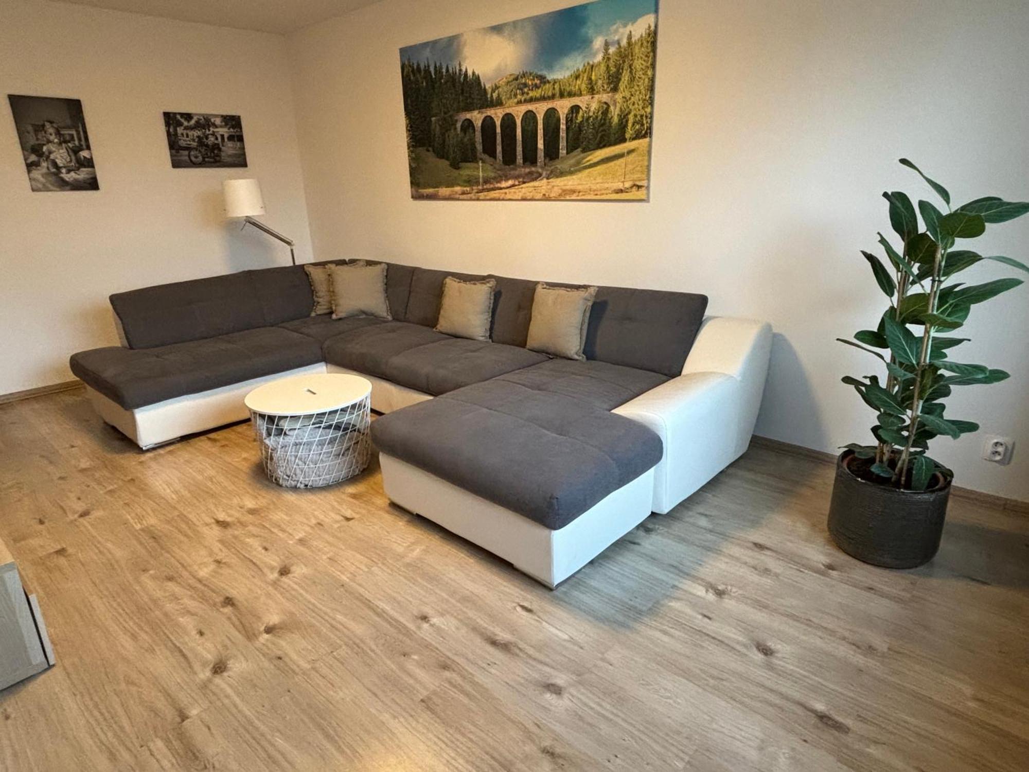 Apartman Centrum Komfort Zvolen Luaran gambar